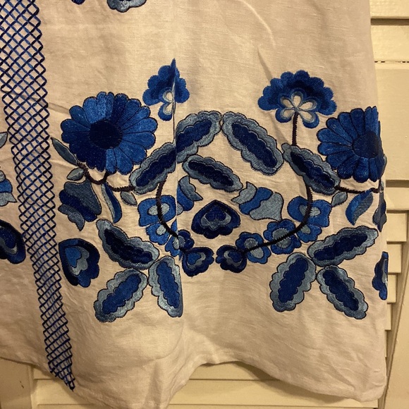 Embroidered dress - Picture 6 of 7